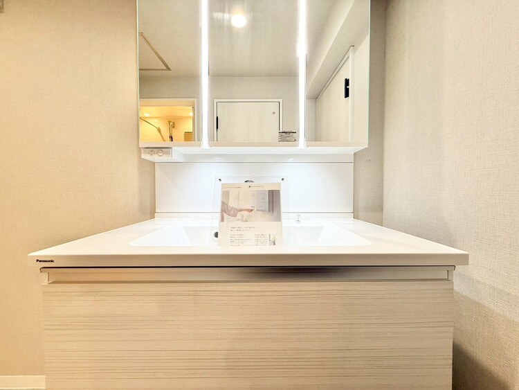 洗面 清潔感を感じられる洗面化粧台。