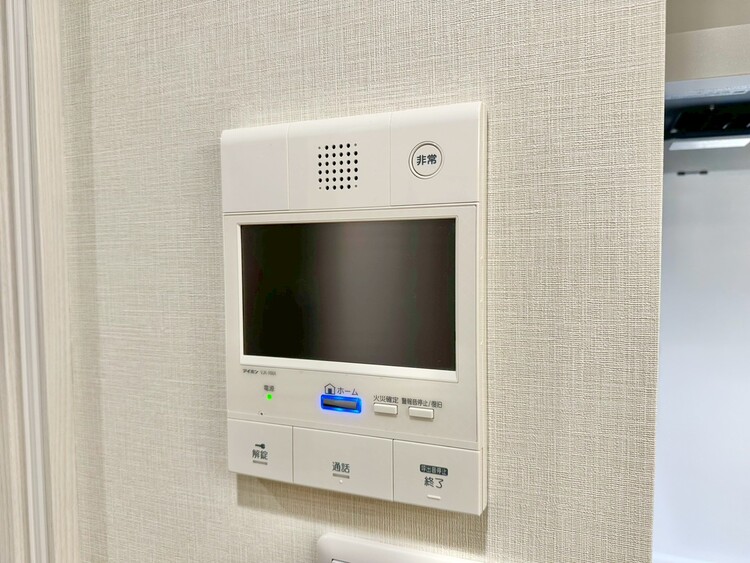 設備 誰が来てもわかる様にモニター付きインターホンを設置。