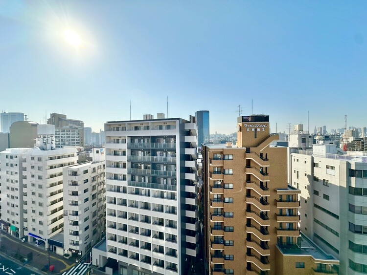 バルコニー 陽当たり・通風・開放感に恵まれた環境です。