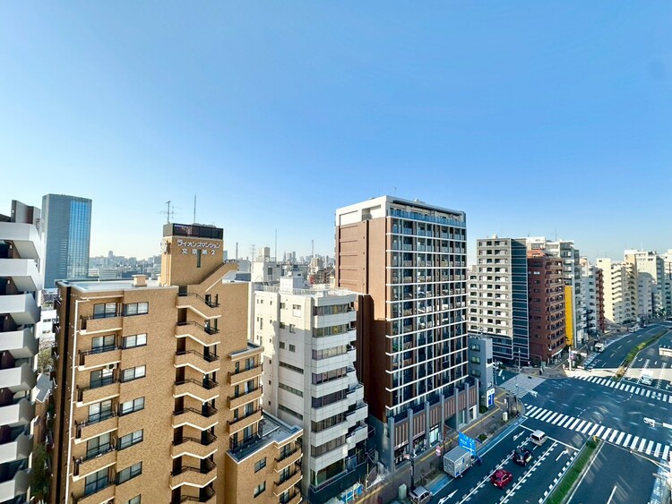 バルコニー 眺望や窓からの景色が良いと、家で過ごす時間も快適です。