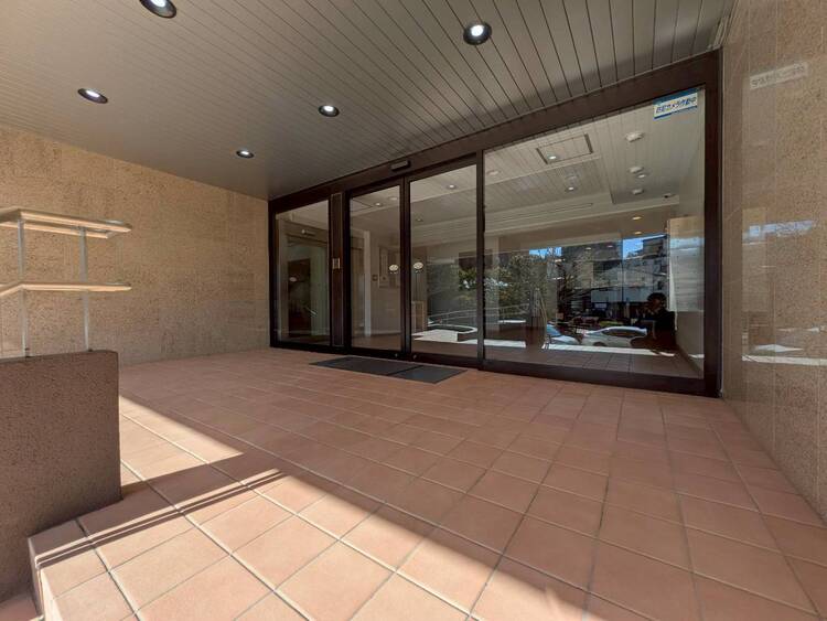 その他 上質感漂う玄関アプローチです。