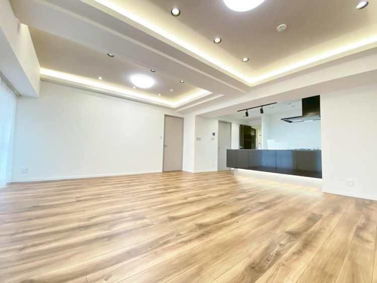 居間 シンプルな内装と偏り過ぎないデザインで統一しました。