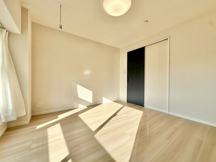 その他 清かで艶やかな時間をもたらしてくれる室内です。