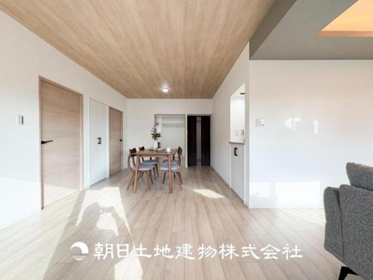 その他 【リビング】大切な人とともに、心穏やかに過ごすひとときになるリビング。