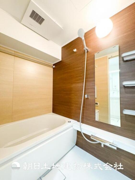 その他 【浴室】1日の疲れを癒すバスタイム。心地よいリラックスを叶える独立した美しい空間です。