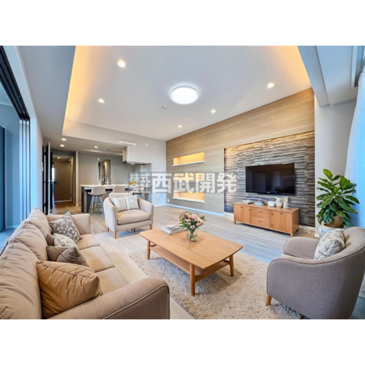 居間 配置の家具や小物類はCGによるイメージです