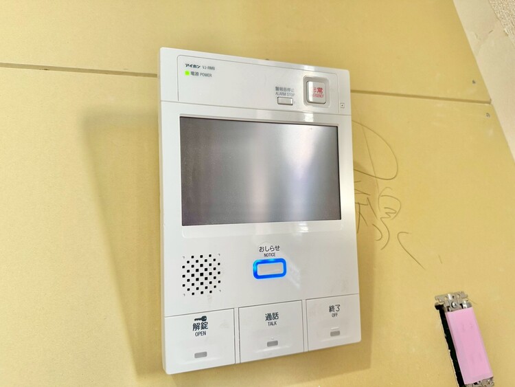 設備 誰が来てもわかる様にモニター付きインターホンを設置。