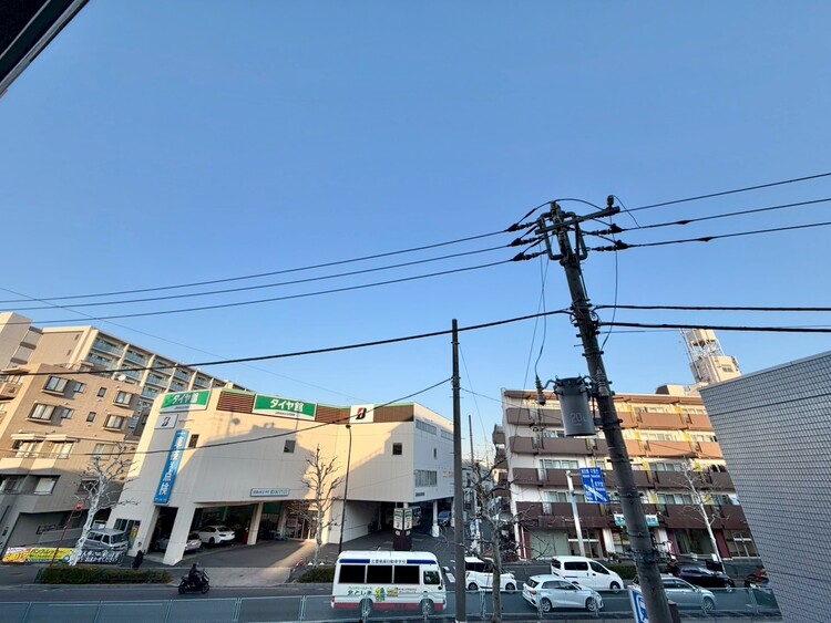 バルコニー 眺望や窓からの景色が良いと、家で過ごす時間も快適です。