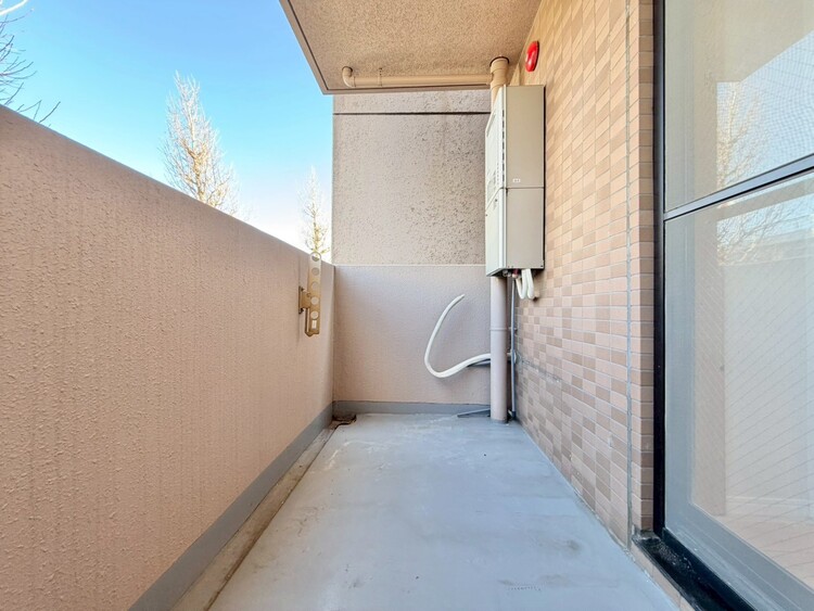 その他 朝の澄んだ空気や、夕方に吹く清々しい風を感じられるバルコニー。