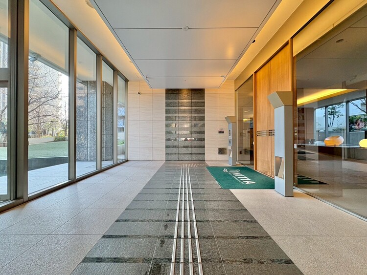 エントランス エントランスは、毎日の行き帰りで使う大事な空間です。