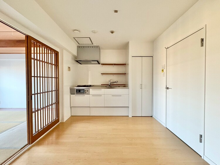 居間 飾り過ぎないシンプルな内装と偏り過ぎないデザインで統一しました。