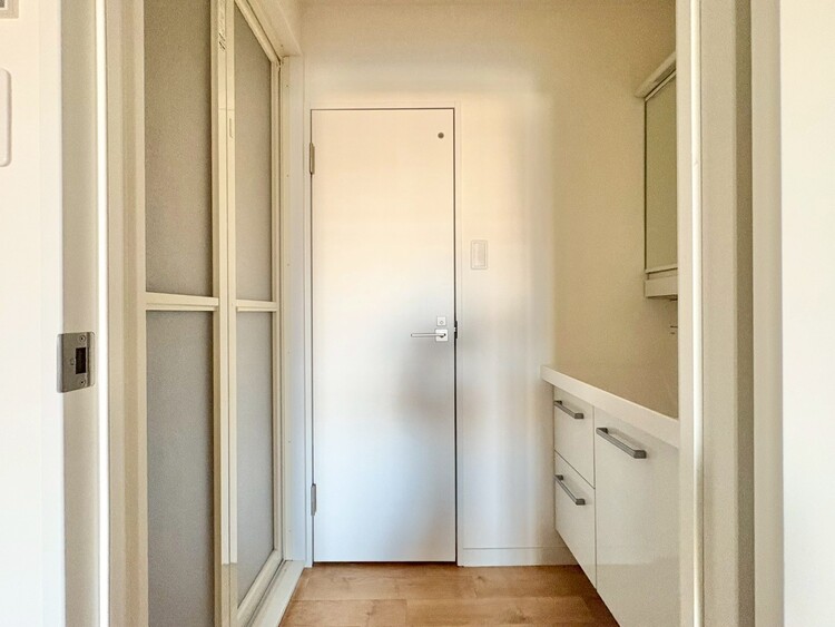 洗面 清潔感と心地よさを重視した、上質感漂うパウダールーム。