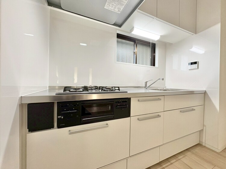 キッチン 洗練されたスタイリッシュなデザイン性と使いやすさを備えた仕様。