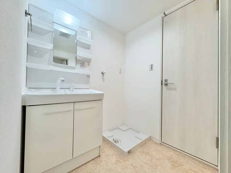 洗面 清潔感と心地よさを重視した、上質感漂うパウダールーム。