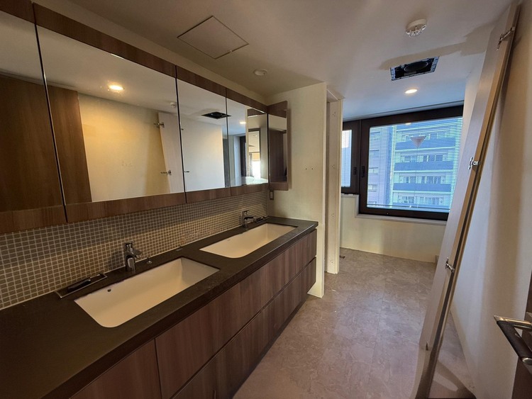 洗面 何かと物が増える場所だからこそ、スッキリと見映えの良い空間に。