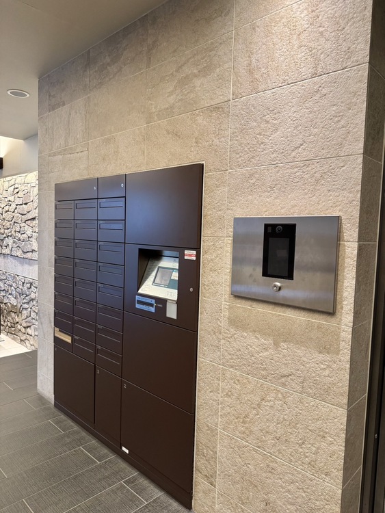 設備 留守時に便利な宅配ボックスを完備。