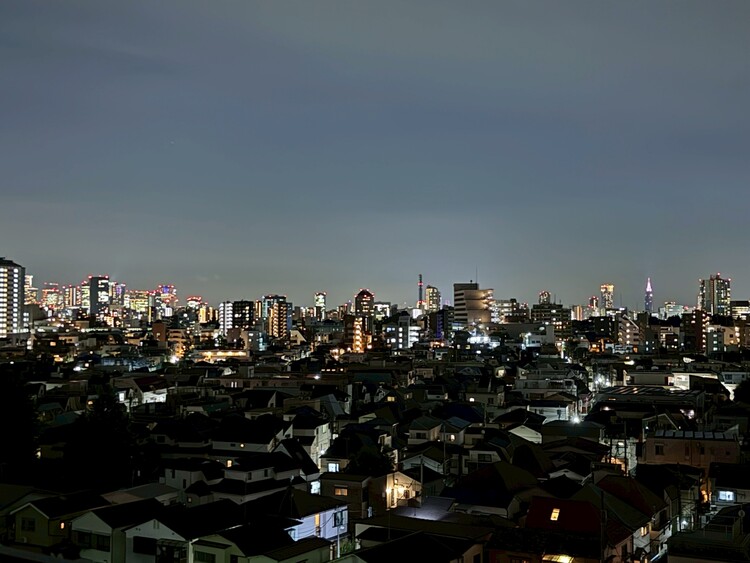 バルコニー 頬をなでる、優しい風を感じることが出来ます。