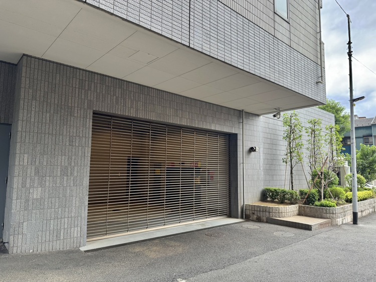 その他 本物件の駐車スペースです。車種制限のある場合もございますので、お気軽にお問い合わせくださいませ。