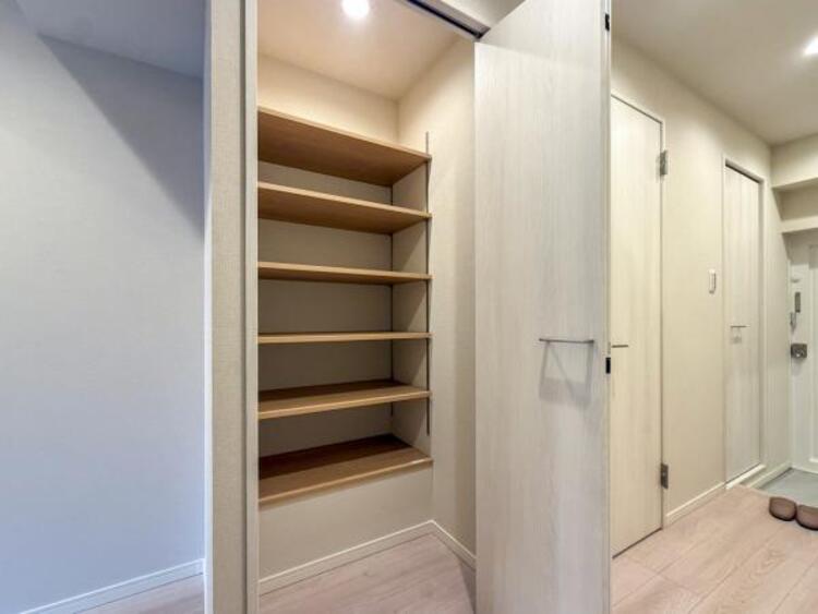 収納 空間を効率的に利用し収納スペースを確保。一日の始まりと終わりを美しく演出します。