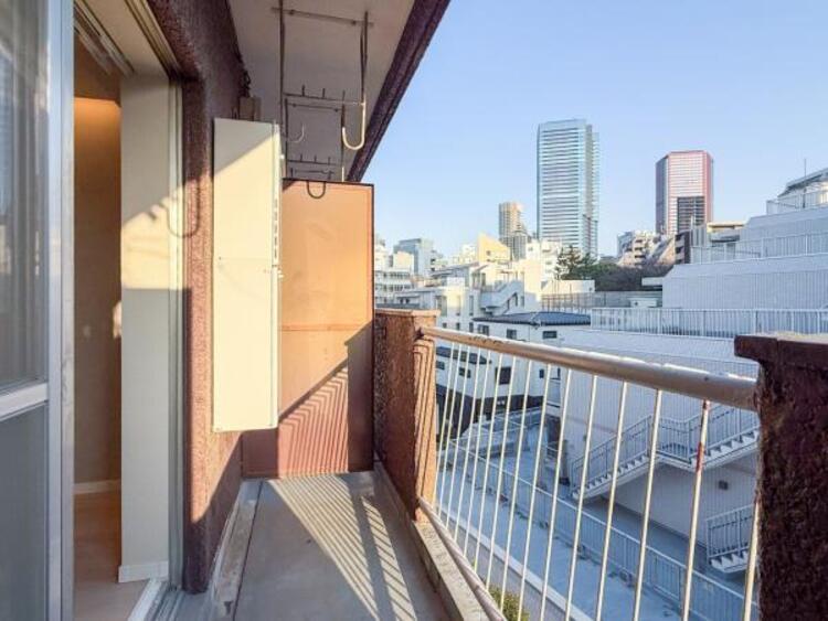 バルコニー 洗濯物もしっかり干せる、実用性の高いバルコニーです。