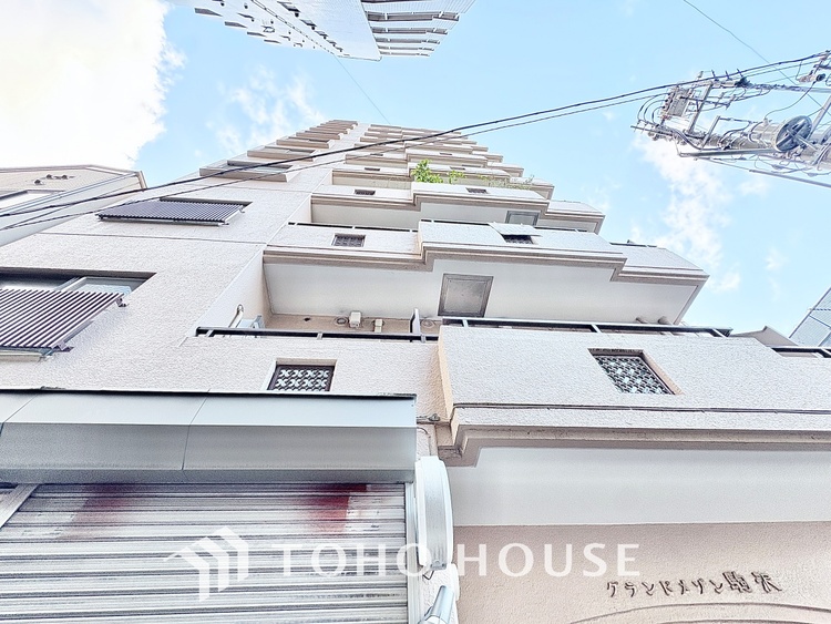 外観 漂う上質な空気感、マンションに入れば「おかえりなさい」と笑顔で迎えてくれるエントランス。最良の心配りを感じるマンションでした。