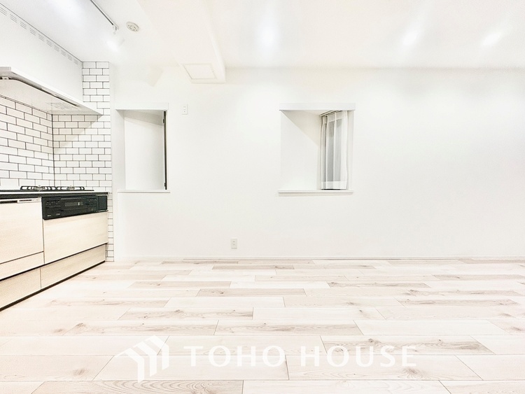 内装 【LIVING】◆陽光◆が差し込む。この開放的なLDKに家族の笑顔が集う。家族が一緒に過ごす空間は明るく、そして居心地よく。