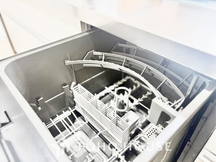 キッチン 【KITCHEN】◆家族のおはよう◆の声を笑顔で迎えてあげられるシステムキッチン。朝ごはんが楽しみでちょっと早起きしたくなるんです。