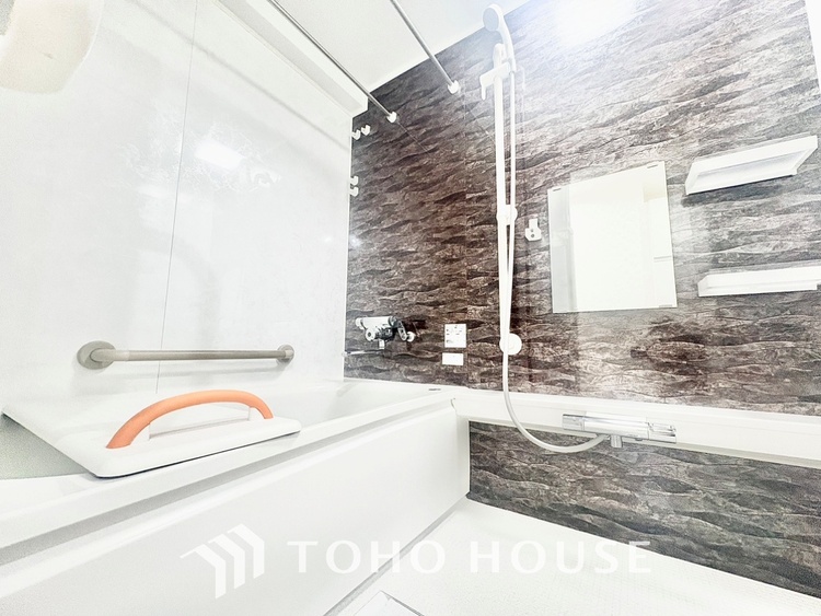 風呂 【BATHROOM】◆プライベートな空間◆simpleだからrelaxできるんです。こころもからだもキレイさっぱり。