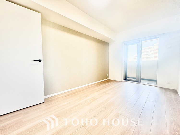 内装 【ROOM】感性を育むプライベートルームはシンプルでスマートな空間。好みの空間で読書をしたり、音楽を聞いたりと一人の時間も充実したものにできます。