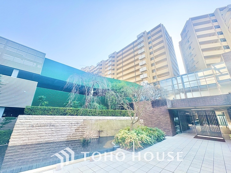 外観 漂う上質な空気感、マンションに入れば「おかえりなさい」と笑顔で迎えてくれるエントランス。最良の心配りを感じるマンションでした。