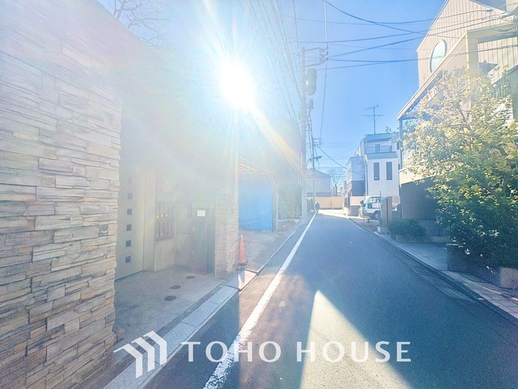 外観 【APPEARANCE】◆陽光◆が差し込む。この開放的な空間に家族の笑顔が集う。家族が一緒に過ごす空間は明るく、そして居心地よく。