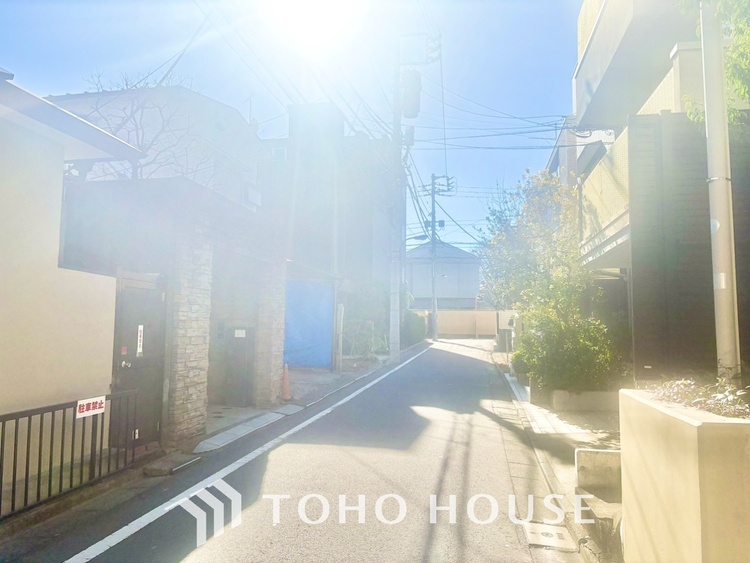 外観 【そよぐ風、緑の香り】澄み切った空気。移ろう季節の中、ゆっくりと流れる時間を、大切な人と愛でる至福。幸せを噛みしめる穏やかな生活。