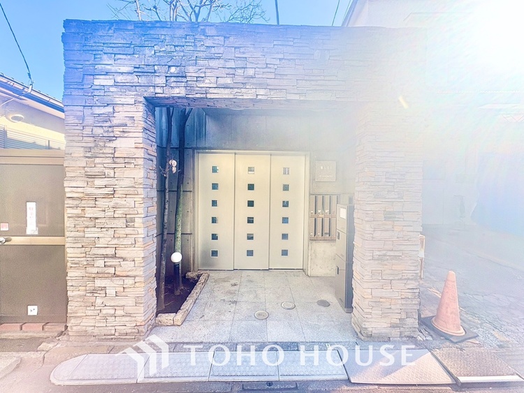 外観 【Space of cure】◆癒しの空間◆採光とセンスを散りばめた空間。それは『柔らかさ』に似た素敵な居場所。そこに暮らす人のことを考えつくり出したものは『癒し』という心地よい居場所なんだと思う