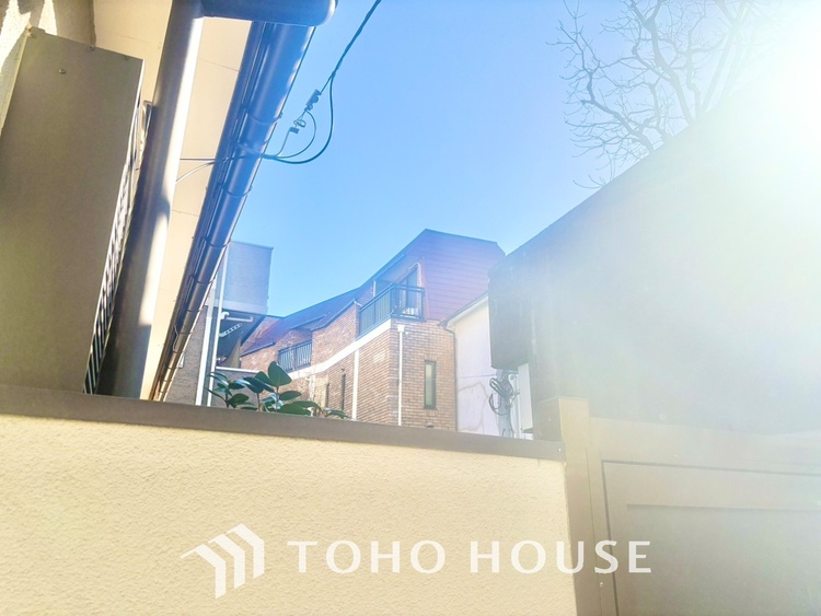 外観 【The beginning of everything】その邸が魅せる気品、重厚感、柔らかさ。それは訪れた人に安らぎを与える特別な空間。すべての始まりをここから。