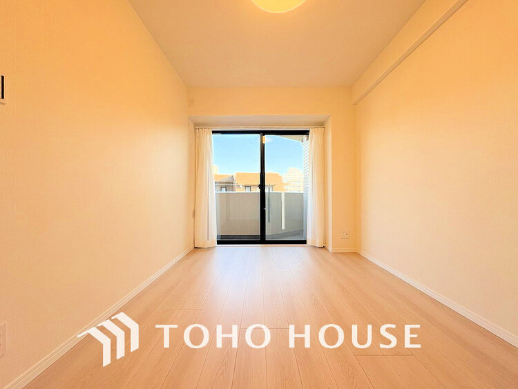 内装 採光もある洋室は、くつろぎのひと時を過ごすのにぴったり