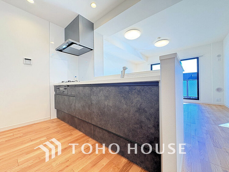 キッチン シンプルな部屋の雰囲気に溶け合うナチュラルキッチン