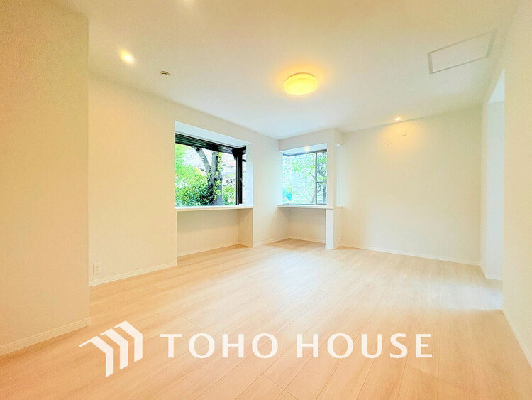 内装 採光もある洋室は、くつろぎのひと時を過ごすのにぴったり