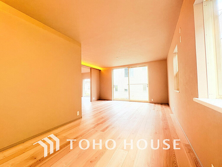 内装 上質な時間を育む暮らしのメインステージ。寛ぎとコミュニケーションを育む居心地のよい場所