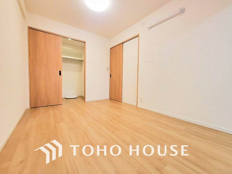 内装 採光もある洋室は、くつろぎのひと時を過ごすのにぴったり