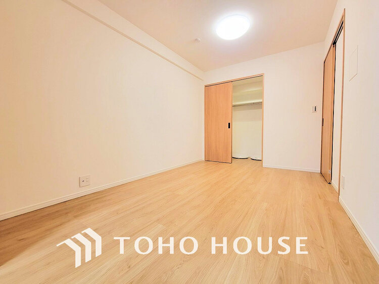 内装 シンプルですっきりとした室内は飽きのこない居心地の良い雰囲気