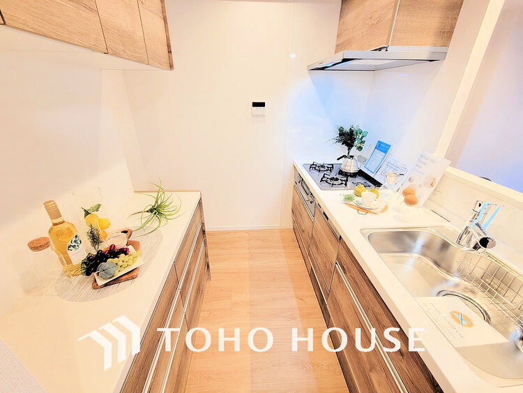 キッチン 落ち着きのあるカラーで統一された清潔感と気品が溢れるキッチン