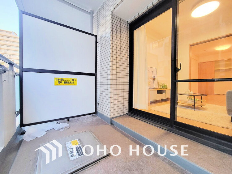 バルコニー 日当たりの良いバルコニーで晴れの日の洗濯物も楽しみになりますね