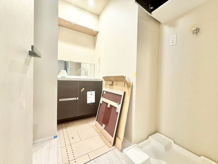 その他 十分な広さの脱衣所。