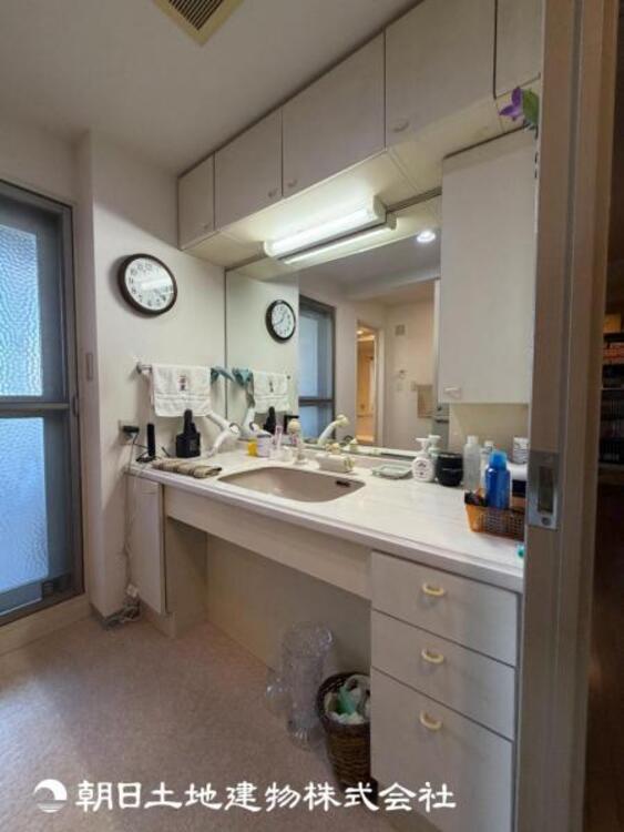 洗面 【洗面化粧台】快適に過ごせることはもちろん、収納や機能性を兼ね備えた洗面化粧台です。