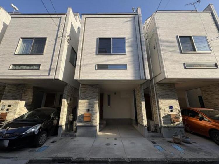 外観 ●〇物件の陽当りや通風・仕様設備やお部屋の大きさの比較、近隣・周辺環境や街並みなど、資料には掲載していない情報が現地にはたくさんあります。資料だけで不動産を購入できるという方はいません。ぜひ現地へ〇●