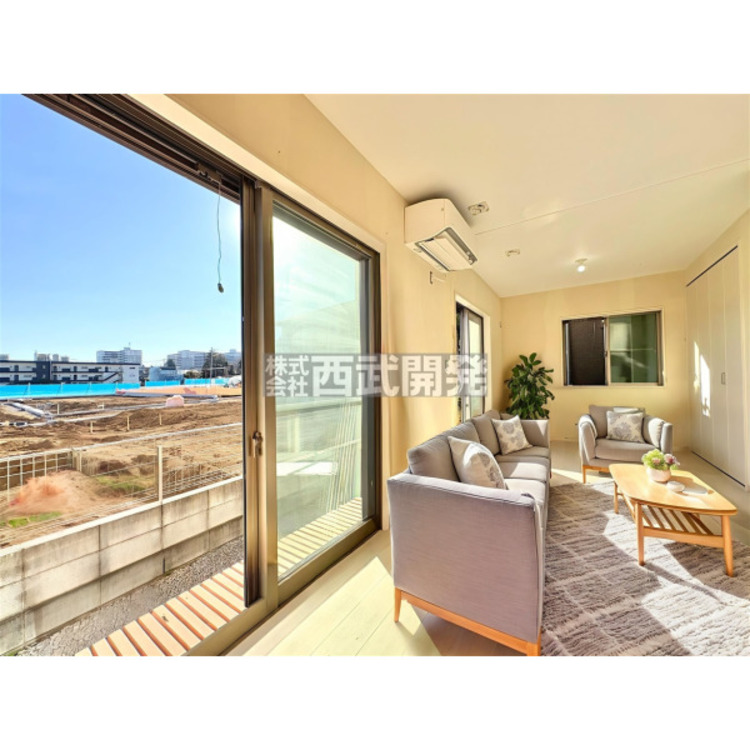 居間 配置してある家具や小物はCGによるイメージです。