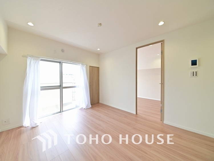 内装 明るいLDKは自然と家族が集まるコミュニケーションの場所に