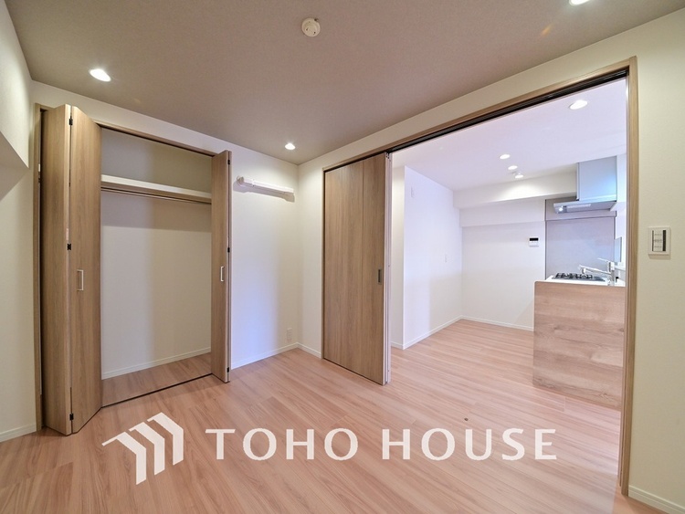 内装 シンプルですっきりとした室内は飽きのこない居心地の良い雰囲気です