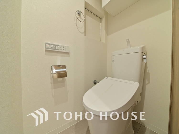 トイレ 清潔な洗浄機能付温水シャワートイレ