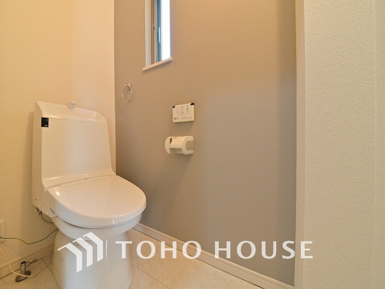 トイレ 清潔な洗浄機能付温水シャワートイレ